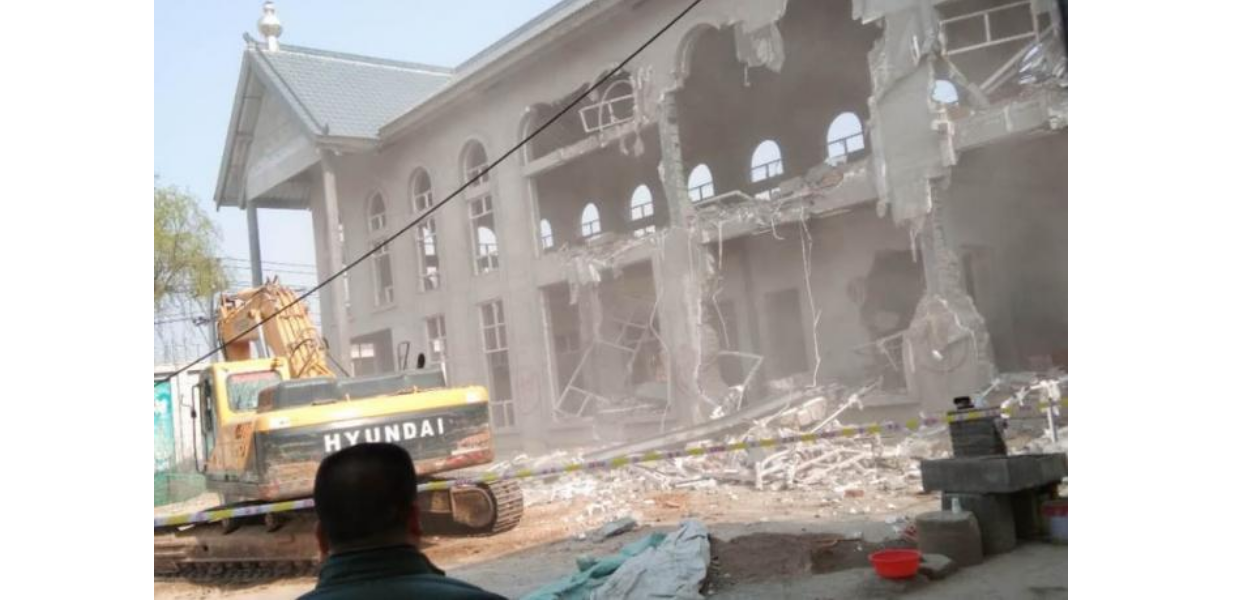 Leia mais sobre o artigo China destroi igreja católica em Qianyang. De que valeu o “Acordo Provisório”?