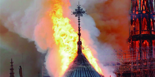 NOTRE DAME — Uma catástrofe que adverte o mundo inteiro