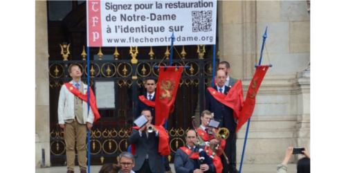 TFP francesa levanta seus estandartes em Paris a favor de Notre Dame