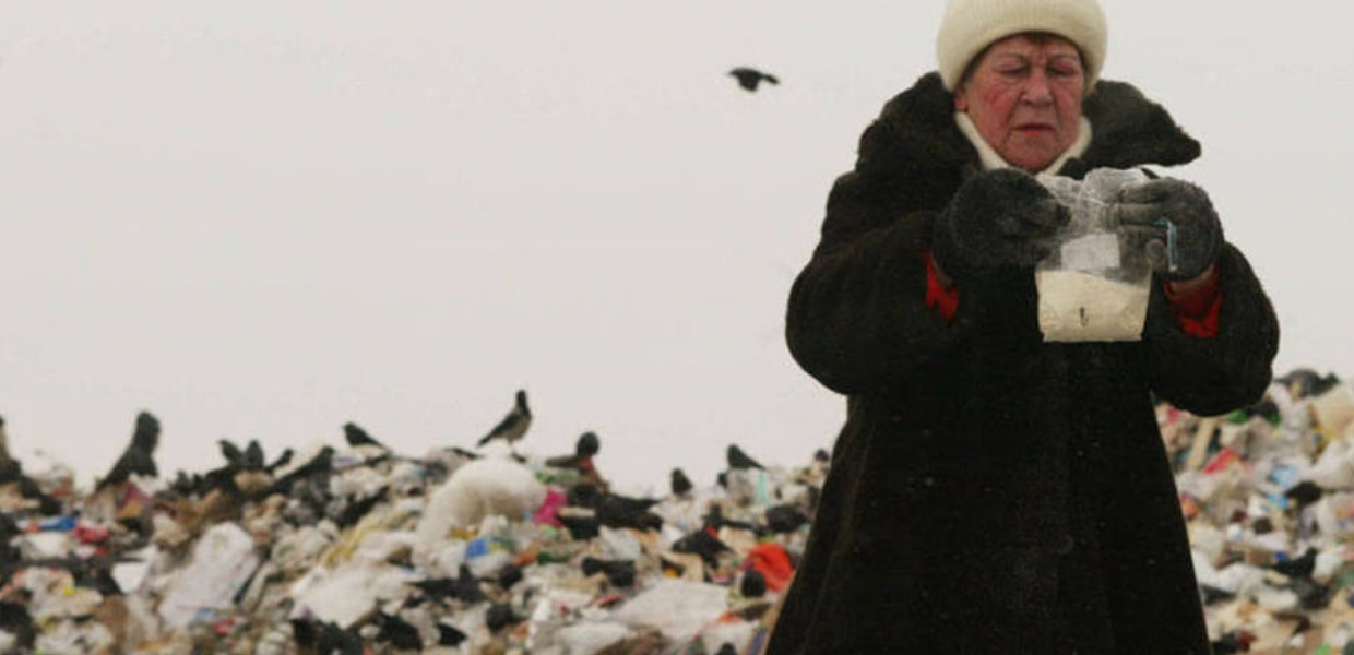 No momento, você está visualizando Rússia: Menos da metade das famílias pode comprar algo além de comida e roupa básicas