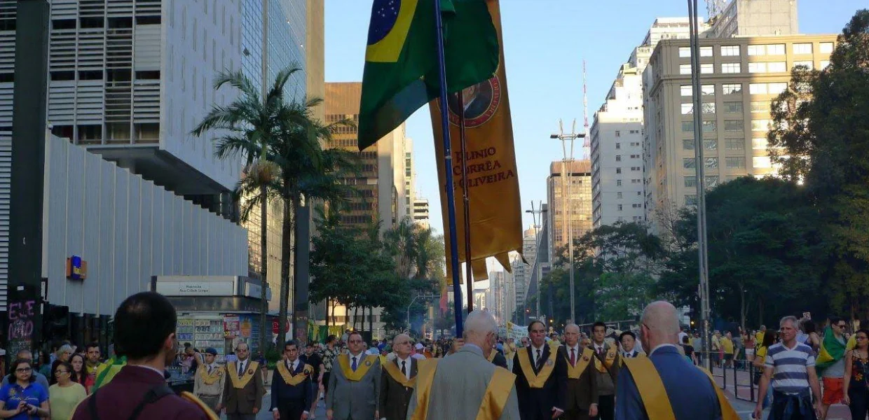 No momento, você está visualizando Instituto Plinio Corrêa de Oliveira participa das manifestações do dia 30 de junho – Fotos