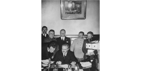 Nazismo e comunismo: 80 anos do Pacto Ribbentrop-Molotov: histórica previsão de um brasileiro, que a “midia condimentada” finge não saber!