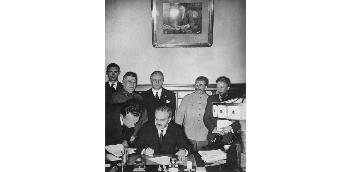No momento, você está visualizando Nazismo e comunismo: 80 anos do Pacto Ribbentrop-Molotov: histórica previsão de um brasileiro, que a “midia condimentada” finge não saber!