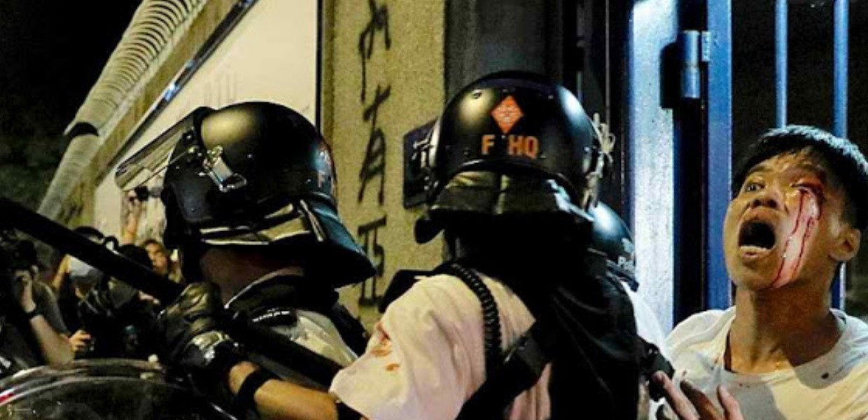 No momento, você está visualizando Temor de mais uma Tiananmen em Hong Kong estarrece o mundo