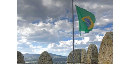 Cidade de Pedro Álvares Cabral ostenta bandeira do Brasil