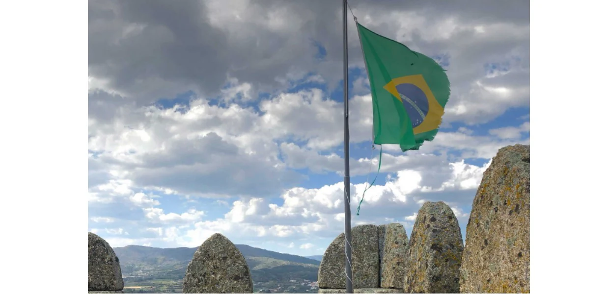 No momento, você está visualizando Cidade de Pedro Álvares Cabral ostenta bandeira do Brasil