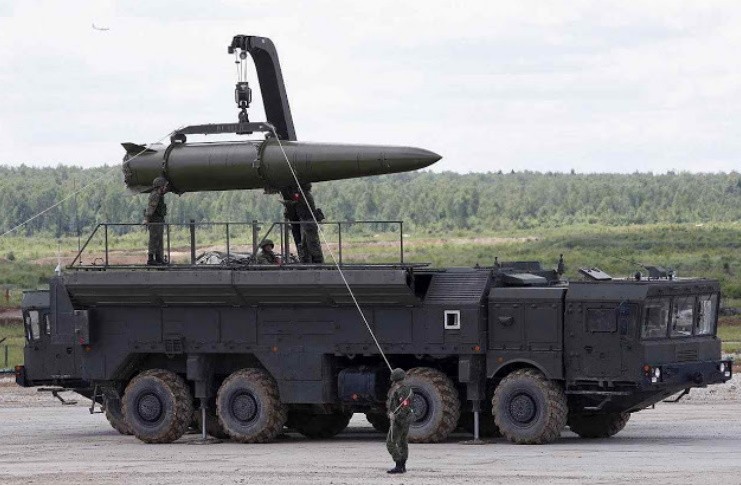 No momento, você está visualizando Fim de tratado nuclear acena flagelos universais