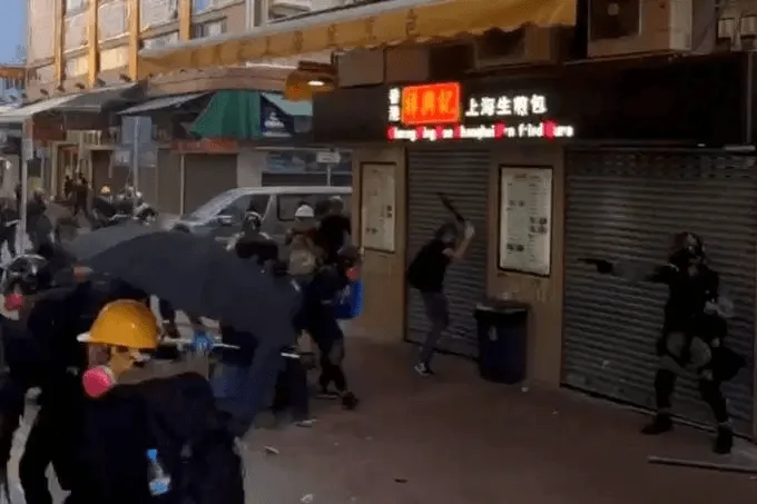 No momento, você está visualizando China, 70 anos da Revolução. Xi Jinping: expurgar rivais, esmagar dissidentes, presidente vitalício. Julgue o leitor