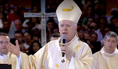 No momento, você está visualizando Dando as costas para São Pio X