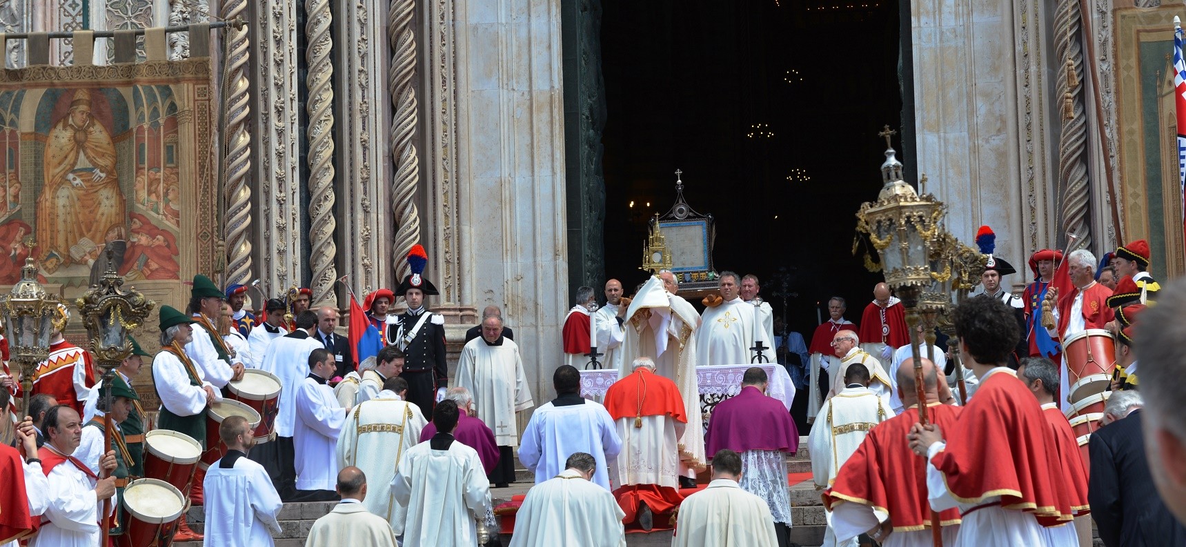 No momento, você está visualizando SAGRADA EUCARISTIA — Confirmações miraculosas da transubstanciação
