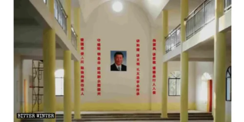 Pintura da Sagrada Família substituída por retrato de Xi Jinping; Perseguição à Igreja na China