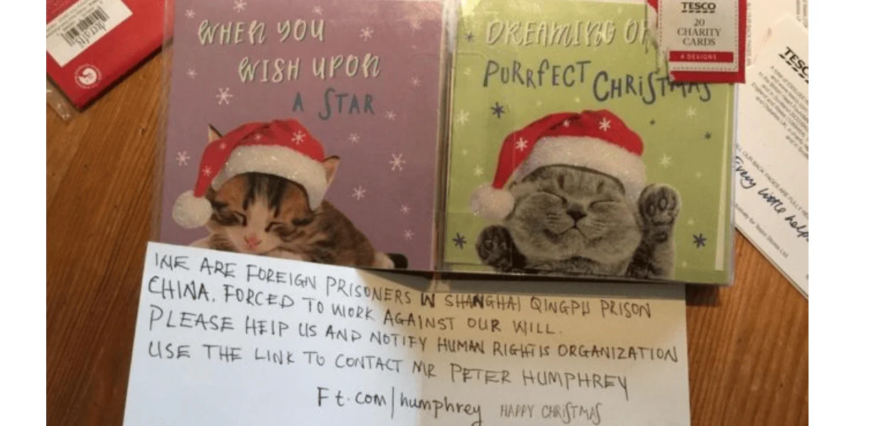 No momento, você está visualizando Menina do Reino Unido descobre mensagem de Natal: somos prisioneiros (chineses)