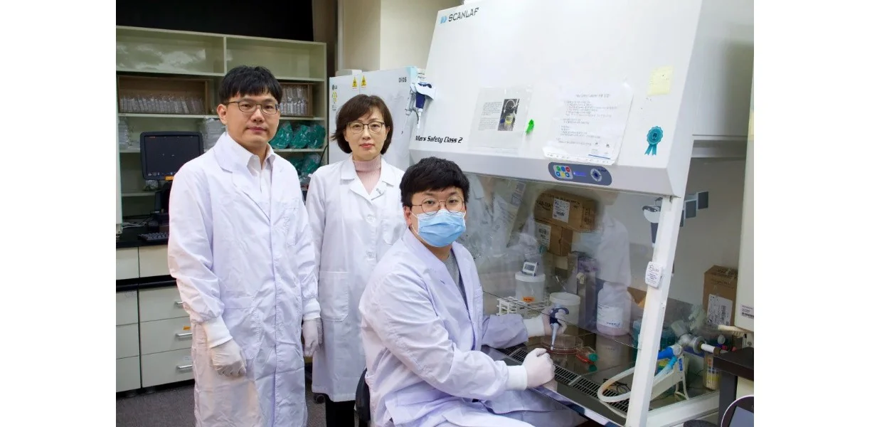 No momento, você está visualizando Na contramão da Mídia alarmista: Coreia do Sul mapeia novo genoma RNA do coronavírus