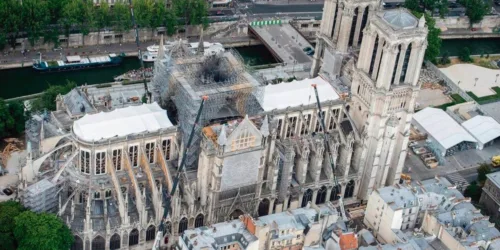 NOTRE-DAME UM ANO DEPOIS