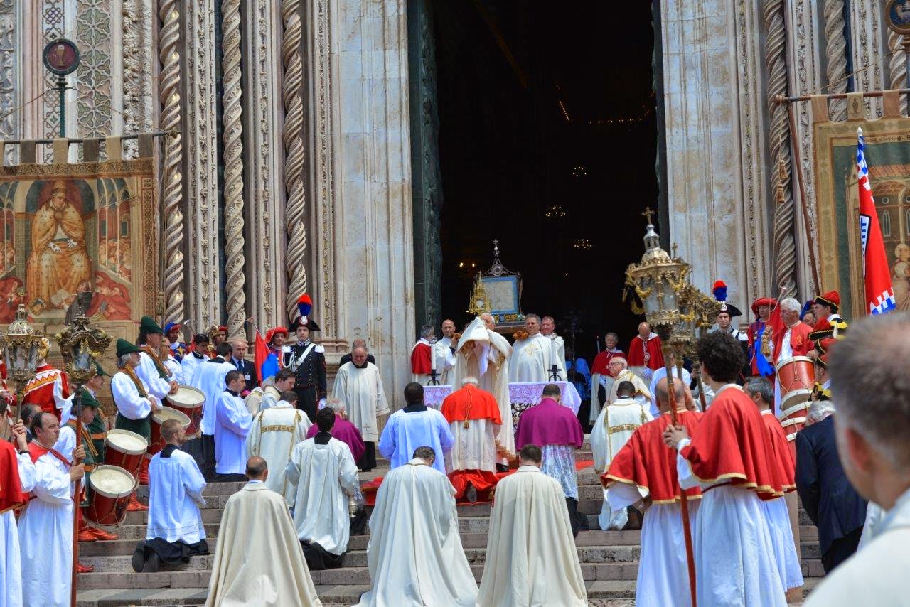 No momento, você está visualizando O Santíssimo Sacramento da Eucaristia e a solenidade de Corpus Christi em Orvieto