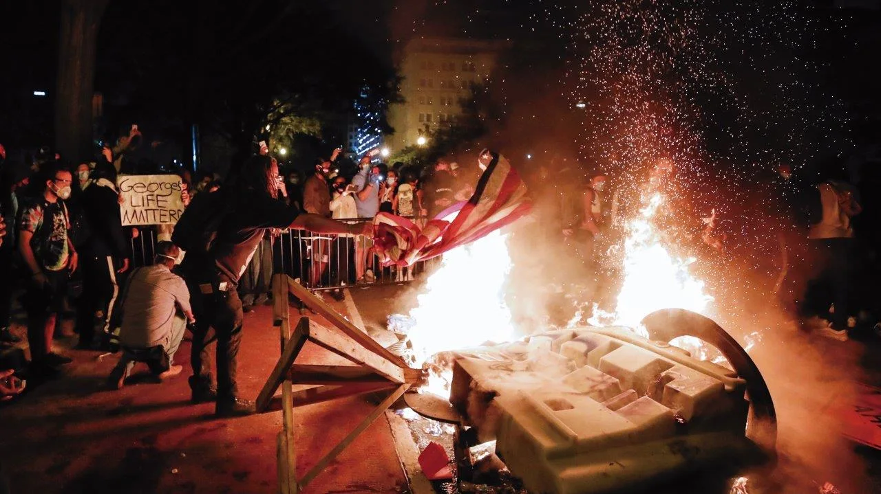 No momento, você está visualizando Uma revolução e não apenas tumultos