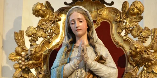 SANTO ROSÁRIO — Poderosa arma contra o demônio e seus sequazes