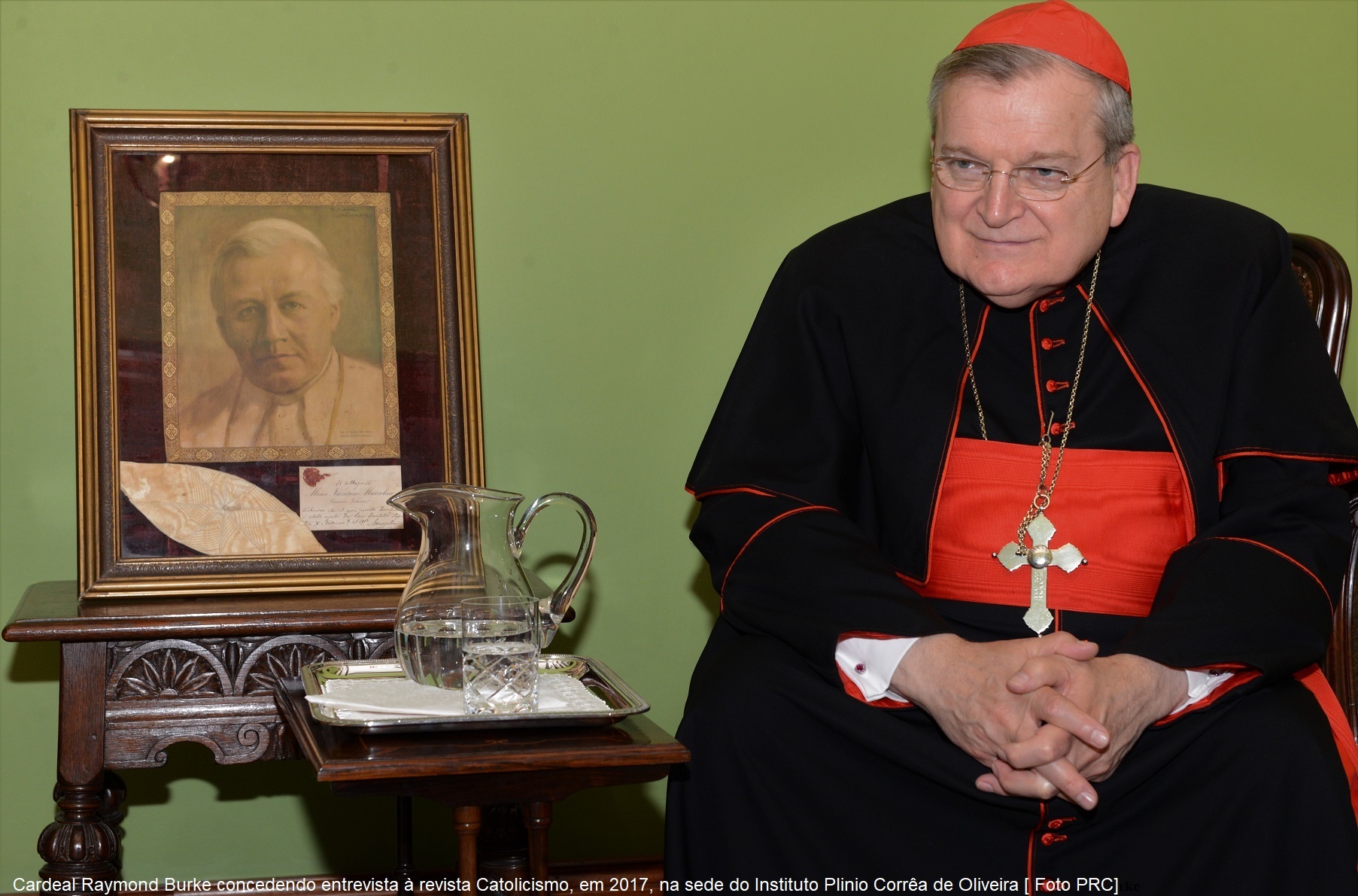 No momento, você está visualizando Cardeal Raymond Burke adverte contra o perigo chinês