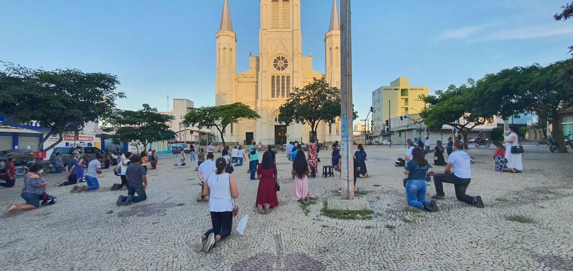 No momento, você está visualizando Terço público em Montes Claros