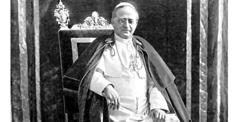 Mussolini, Hitler, Stalin também tentaram silenciar a Santa Igreja