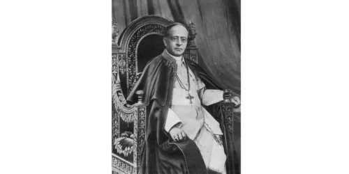 Aproximação fascismo-nazismo 1938: Hitler em Roma. Reação de Pio XI