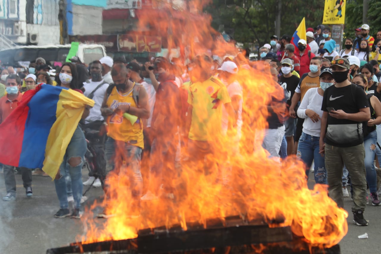 No momento, você está visualizando CALI: UMA CIDADE À DERIVA