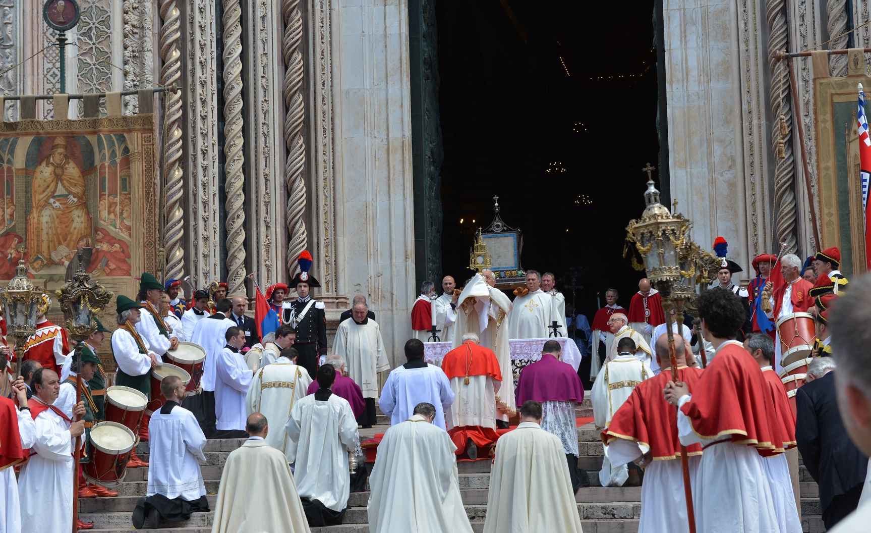 No momento, você está visualizando SOLENIDADE DE CORPUS CHRISTI