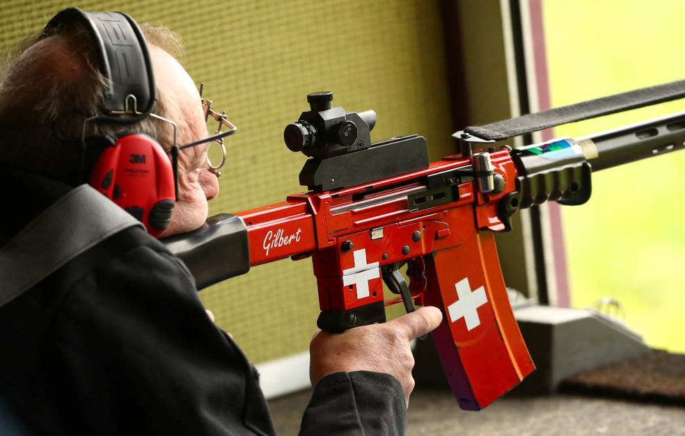 No momento, você está visualizando Senso cristão, familiar e patriótico impede mortes com arma de fogo na Suíça