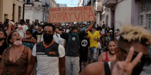 Sobe a 424 o número de detidos em Cuba
