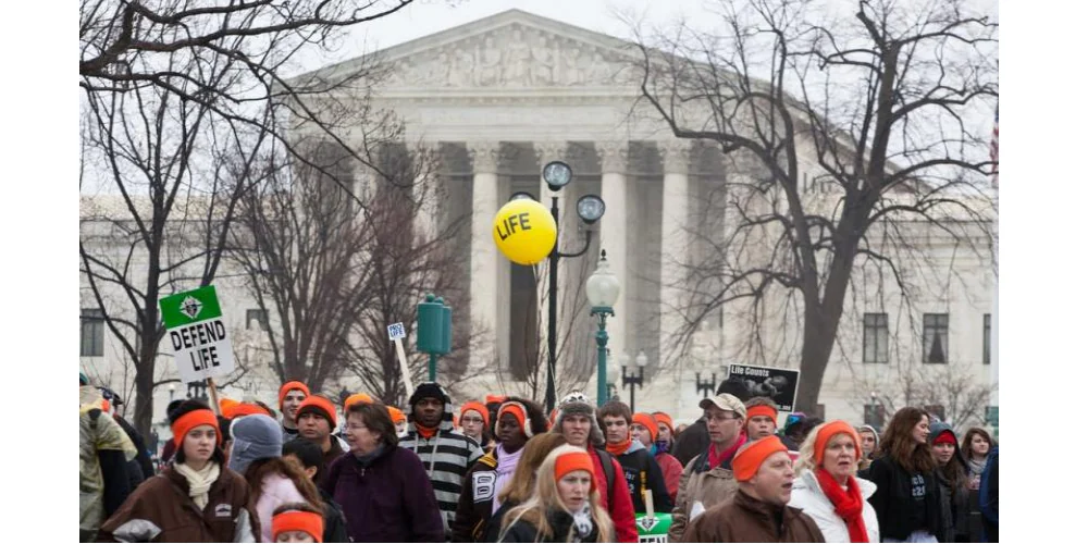 No momento, você está visualizando Conservadores querem revogar aborto (Roe v. Wade) nos EUA
