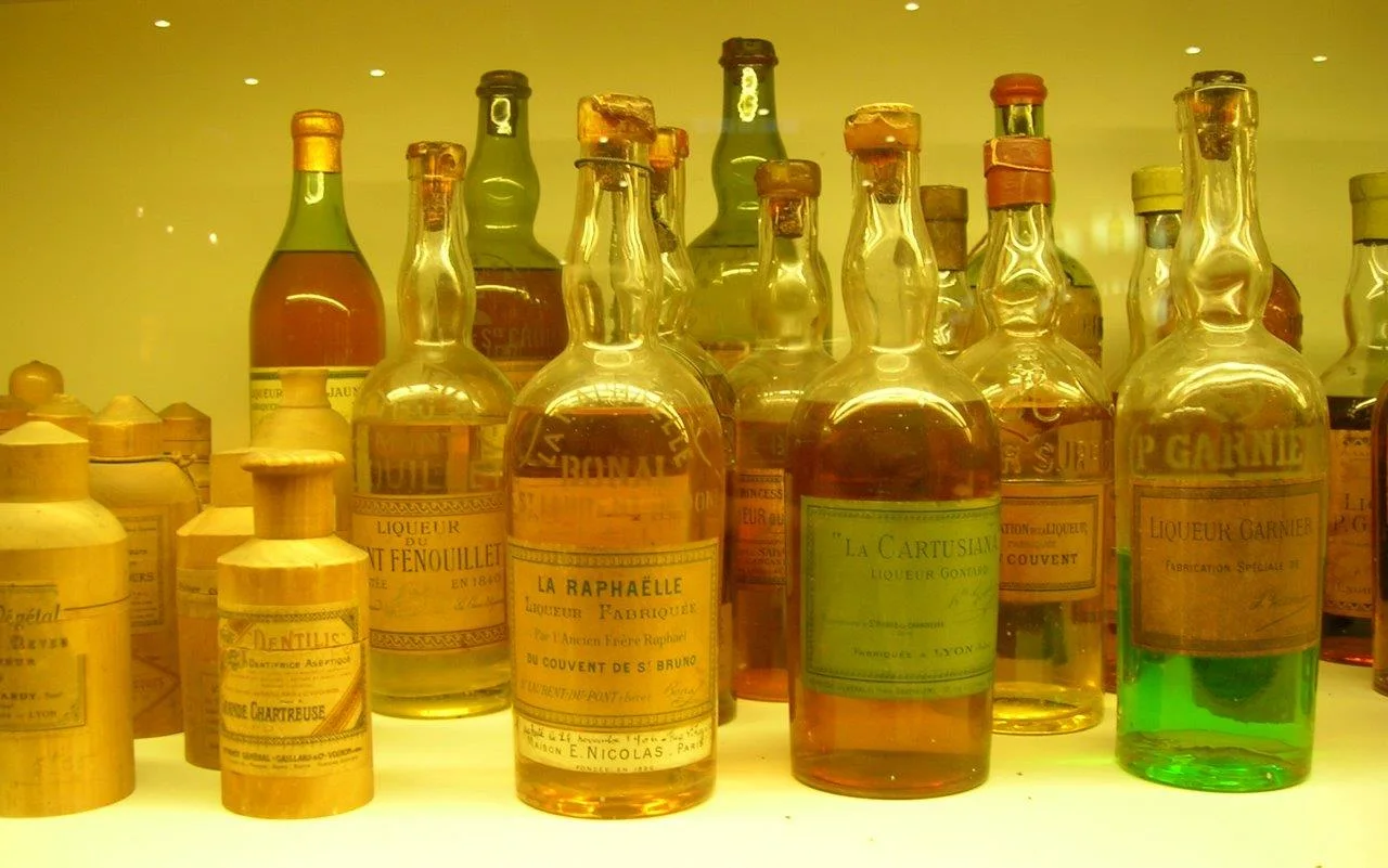 No momento, você está visualizando O licor “Chartreuse”, produto do silêncio e operosidade de monges contemplativos