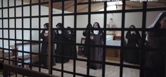 No momento, você está visualizando ATRAÍDAS PELA TRADIÇÃO