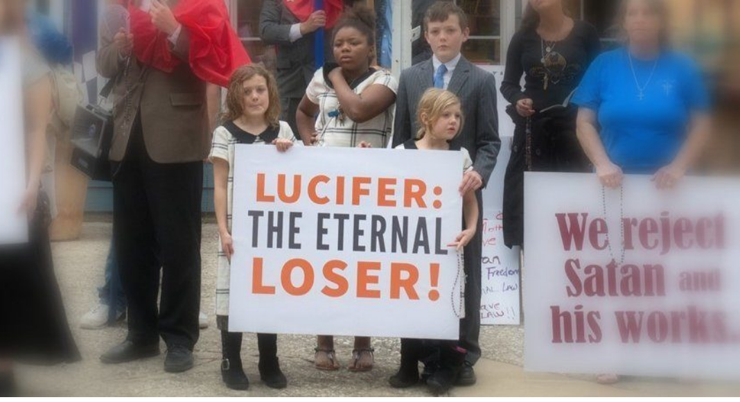 No momento, você está visualizando Liberdade religiosa até para satanás? Defenda a Fé das crianças