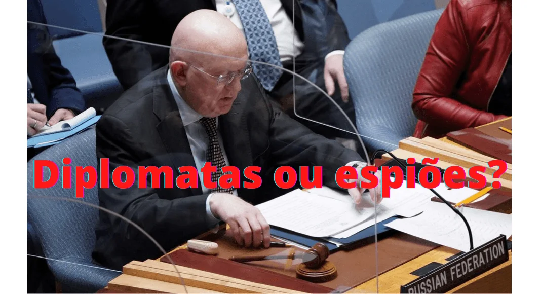 No momento, você está visualizando Breves: 12 diplomatas russos são expulsos dos EUA: motivo de segurança nacional