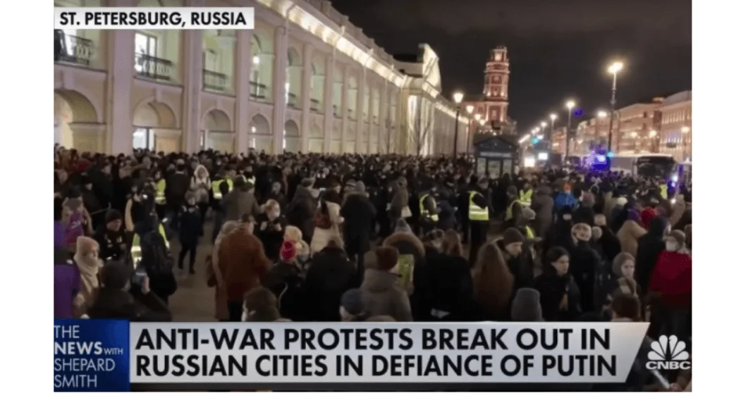 No momento, você está visualizando Invasão da Ucrânia: russos protestam em 50 cidades contra Putin: 1.700 prisões