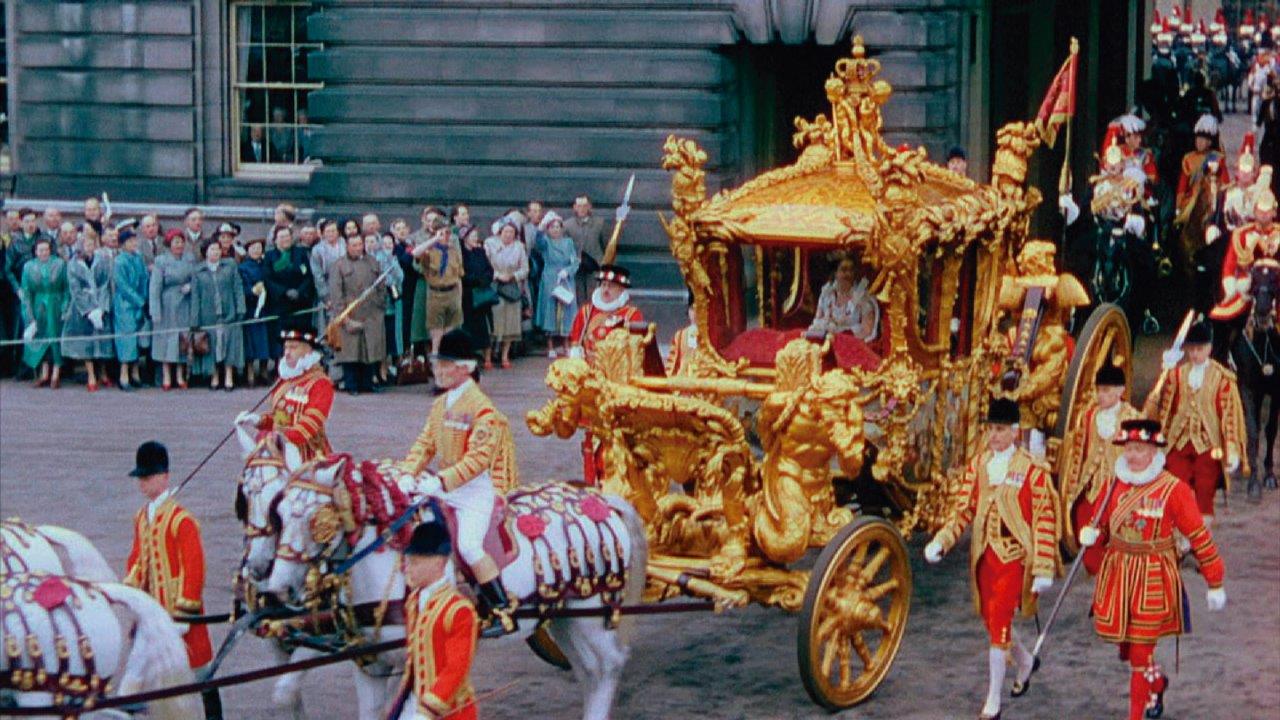 No momento, você está visualizando COROAÇÃO DA RAINHA ELIZABETH II