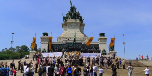 INDEPENDÊNCIA — BRASIL SOBERANO SEM ROMPER COM AS TRADIÇÕES LUSAS
