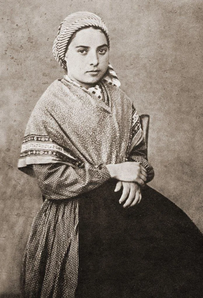 No momento, você está visualizando <strong>SANTA BERNADETTE — <em>Uma verdadeira contra-revolucionária</em></strong>
