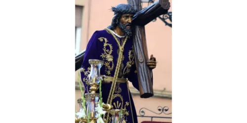 II Estação – Jesus aceita a Cruz da mão dos carrascos