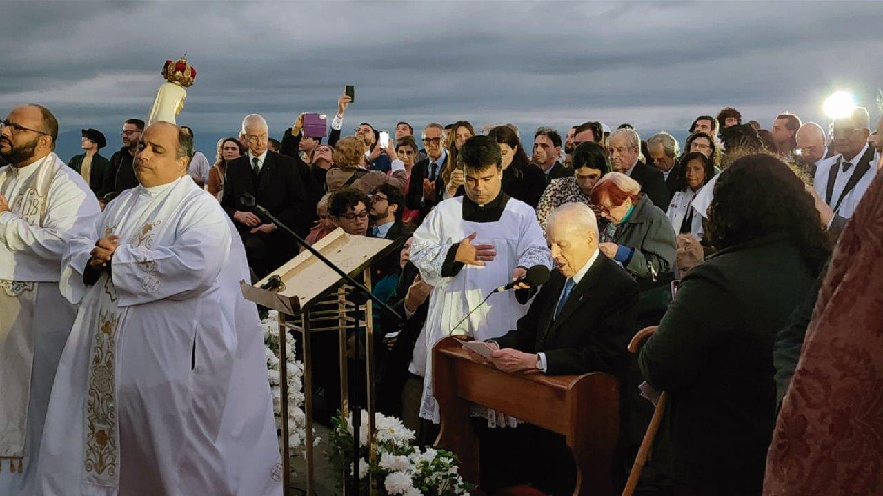 No momento, você está visualizando Casa Imperial realiza consagração do Brasil ao Sagrado Coração de Jesus