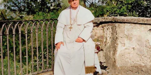 Eleição de São Pio X aos pés da Mãe do Bom Conselho