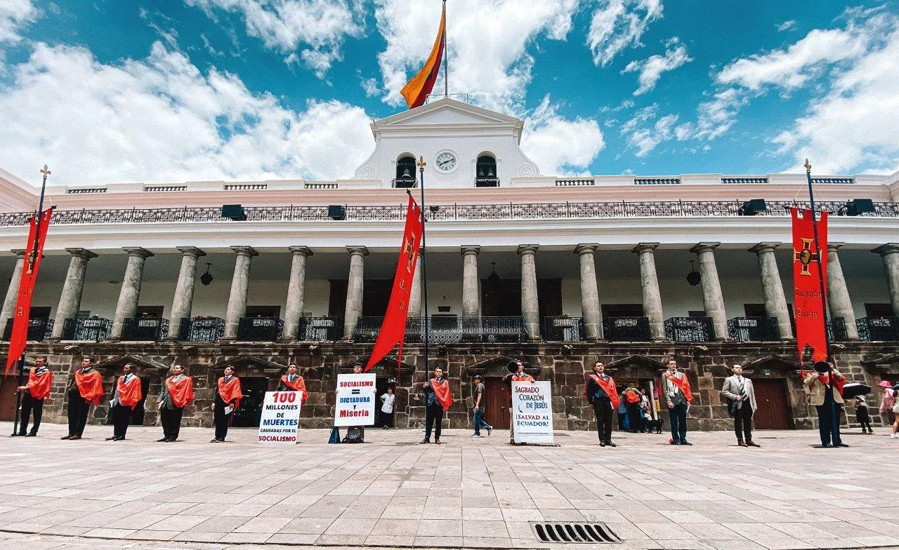 No momento, você está visualizando EQUADOR — Campanha vitoriosa contra o “comunismo rosa”