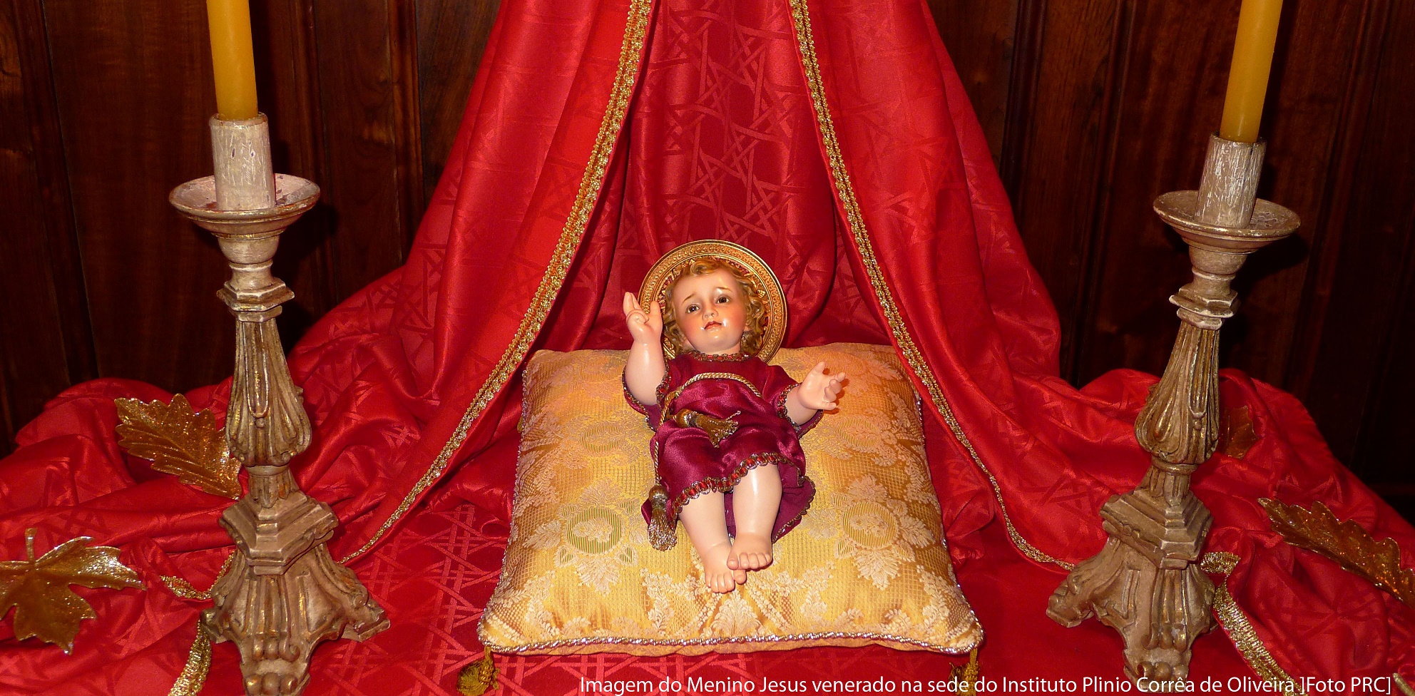 No momento, você está visualizando Pequenino em Belém, Rei do Universo, Redentor dos homens