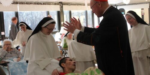 Fanatismo democrata pró lgbt violenta consciência católica