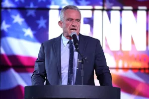 Agenda antifamília (de esquerda) impede acolhimento de órfãos