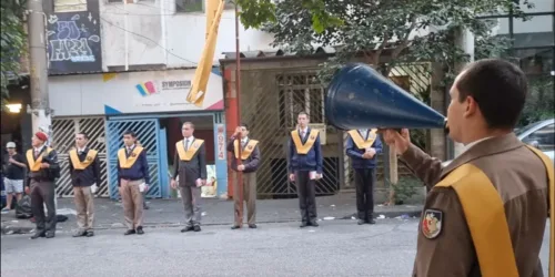 Campanha pró-vida em frente à PUC enfrenta hostilidade e reafirma princípios