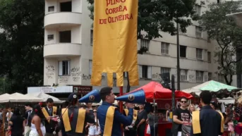 Jovens do IPCO distribuem folhetos contra o socialismo na Feira da Afonso Pena – BH