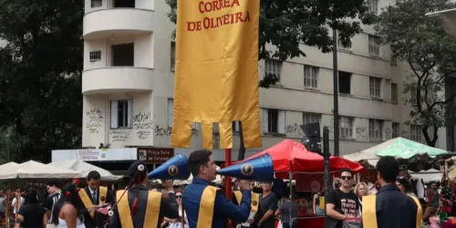 Jovens do IPCO distribuem folhetos contra o socialismo na Feira da Afonso Pena – BH