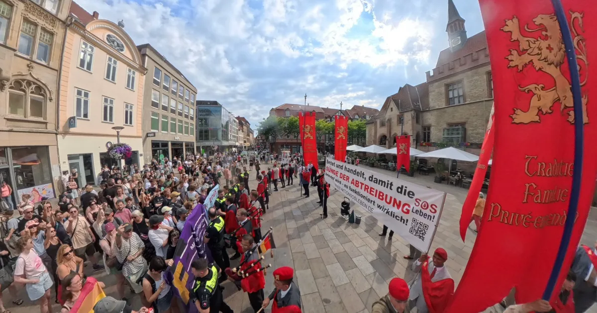 No momento, você está visualizando Militantes da Antifa atacam manifestação pró-vida do Rosário