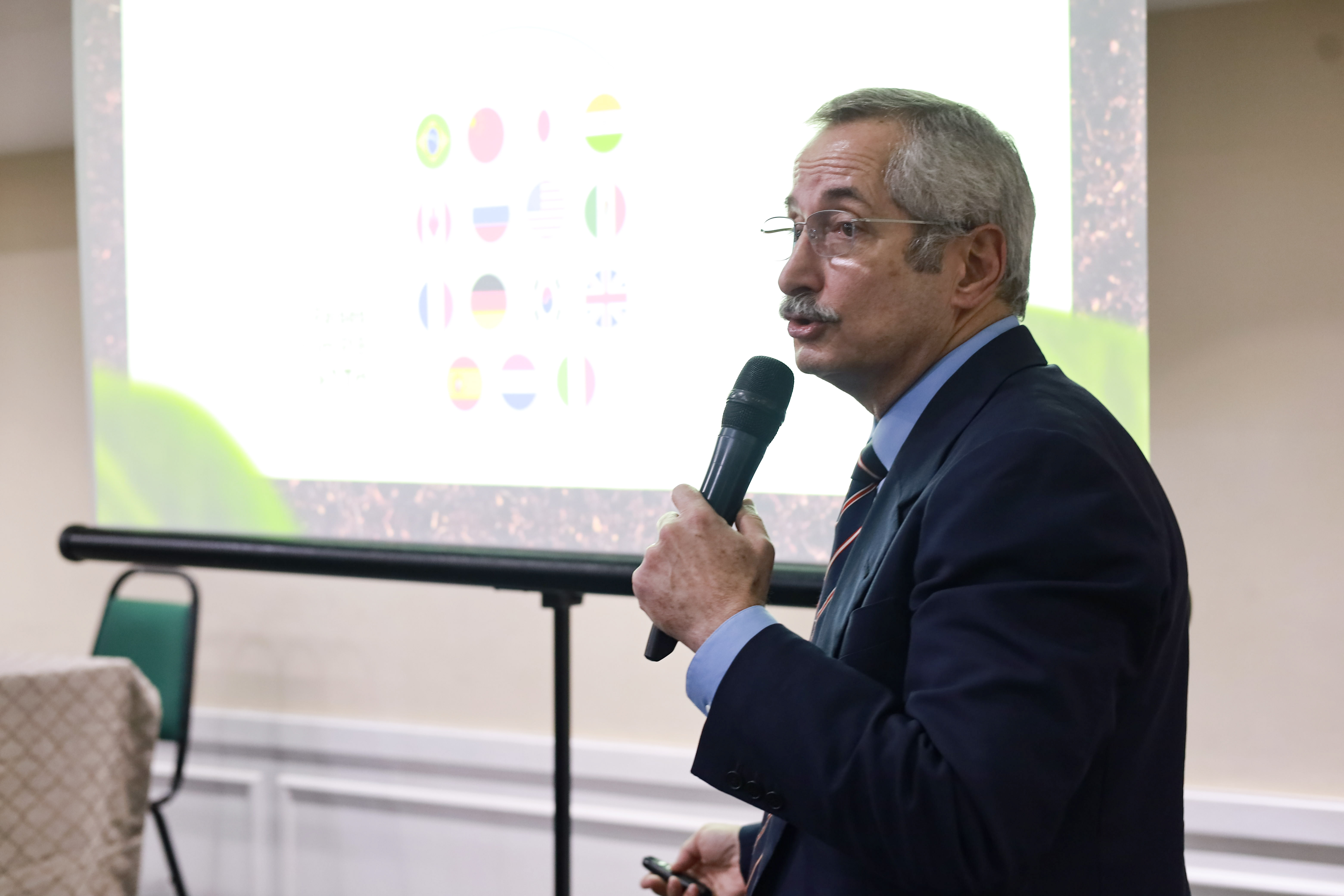 Público presente na conferência do IPCO